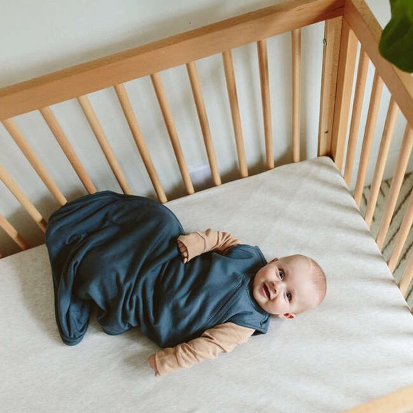 Goumi Fitted Crib Sheet in Storm Gray - Picture 4 of 6